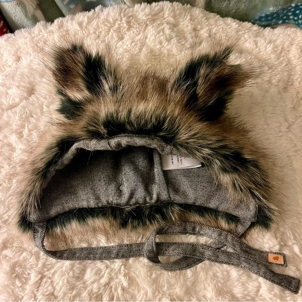 Native Fable Dire Wolf Bonnet